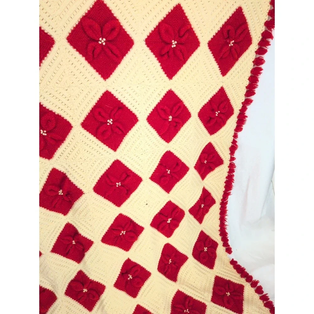 VTG  Granny Nantucket Poinsettia Afghan 87